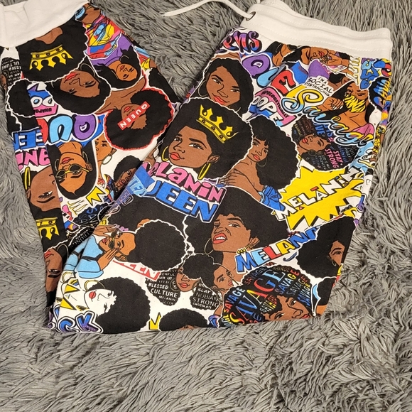 Girls Melanin Queen Graphic Joggers. - Picture 7 of 8